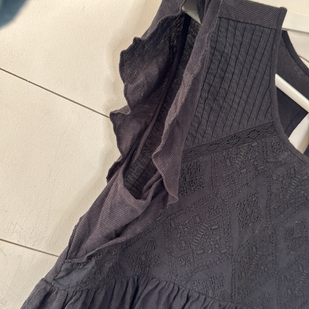 Lucky Brand Black Embroidered Ruffle Short Sleeve Blouse Size Small - Picture 3 of 7
